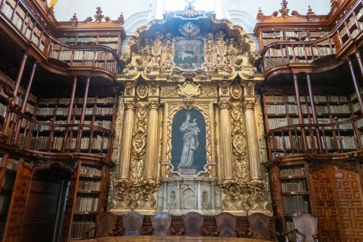 biblioteca más antigua de américa