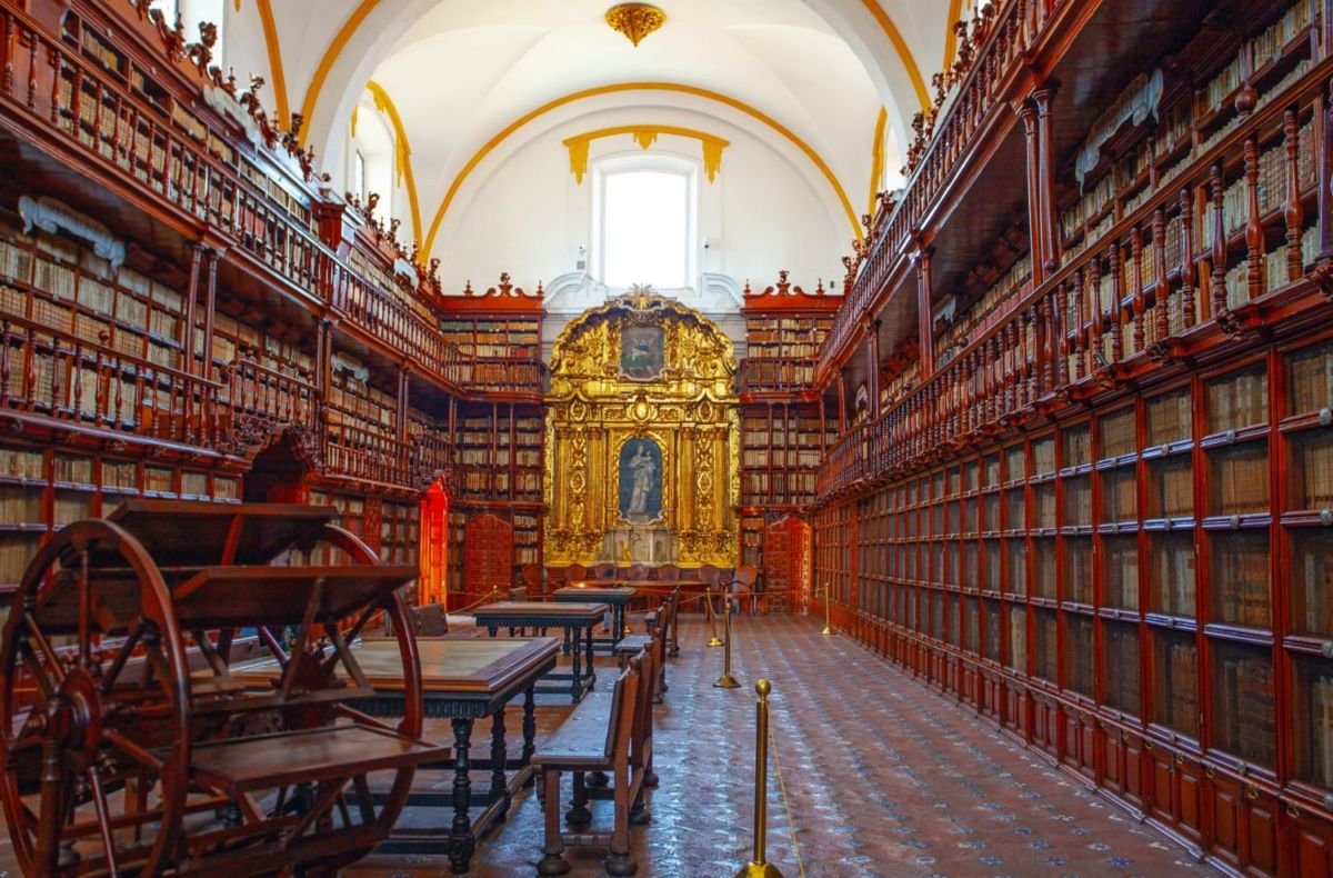 biblioteca palafoxiana puebla