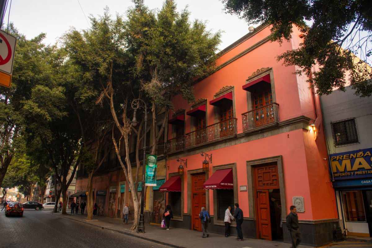 Qué hacer, qué ver y dónde comer en la calle más antigua de la CDMX 