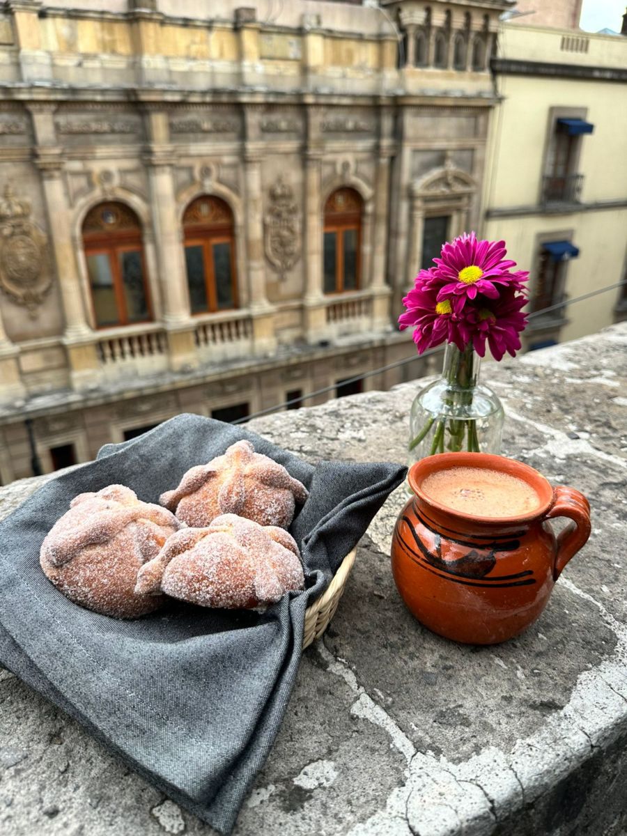 5 preciosos hoteles para desayunar riquísimo con un pan de muerto en la CDMX