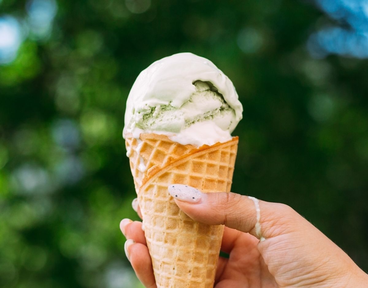 Muchos van de entrada por salida a este pueblito de Hidalgo solo para probar su nieve de queso con nopal 