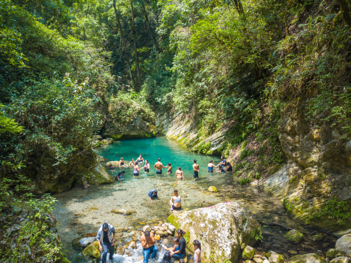Un ex-convento abandonado, albercas naturales y tacos de cecina en este Pueblo Mágico de Querétaro 