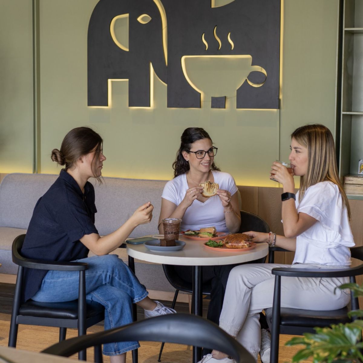 café con amigas 