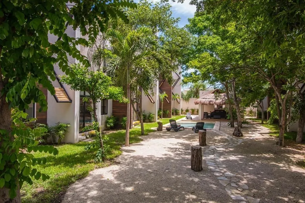 Desarrollos inmobiliarios en la colonia Montes de Amé, en Mérida