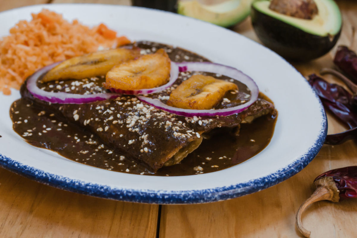 5 restaurantes en la CDMX para comer unas tradicionales enchiladas de mole 