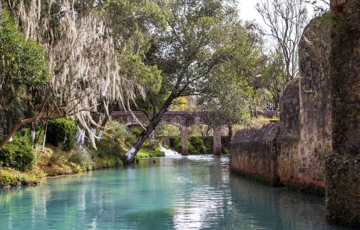 Construcciones antiguas, un lago cristalino y recorridos caracterizados en una de las Haciendas más bonitas cerca de CDMX