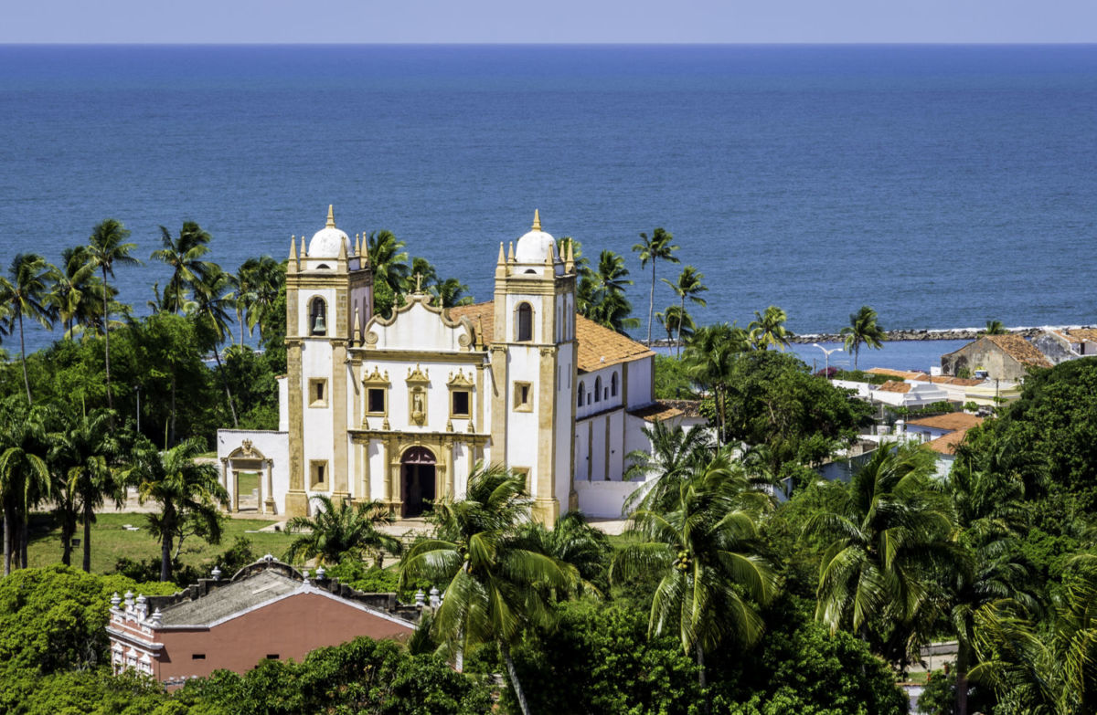 Este es de los pocos centros históricos pegados al mar, pocos lo conocen y es un paraíso 