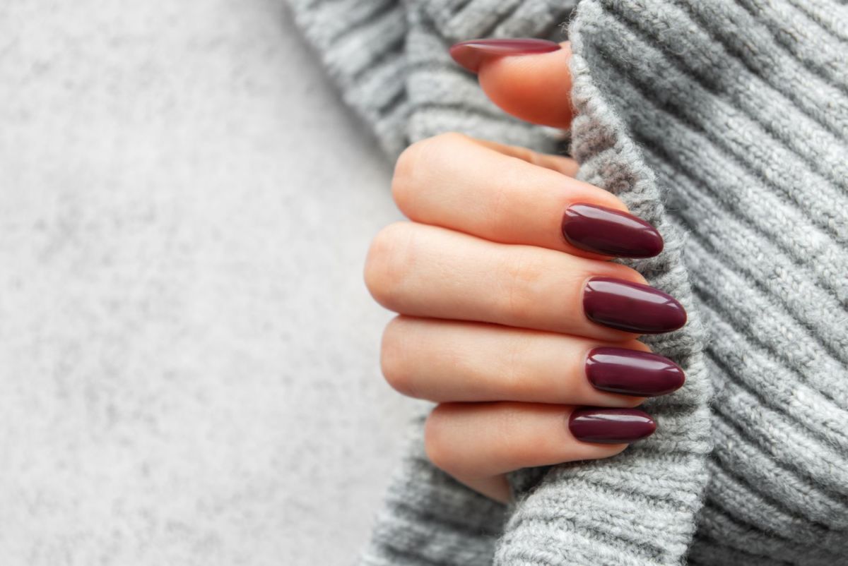 Tonos de uñas oscuras