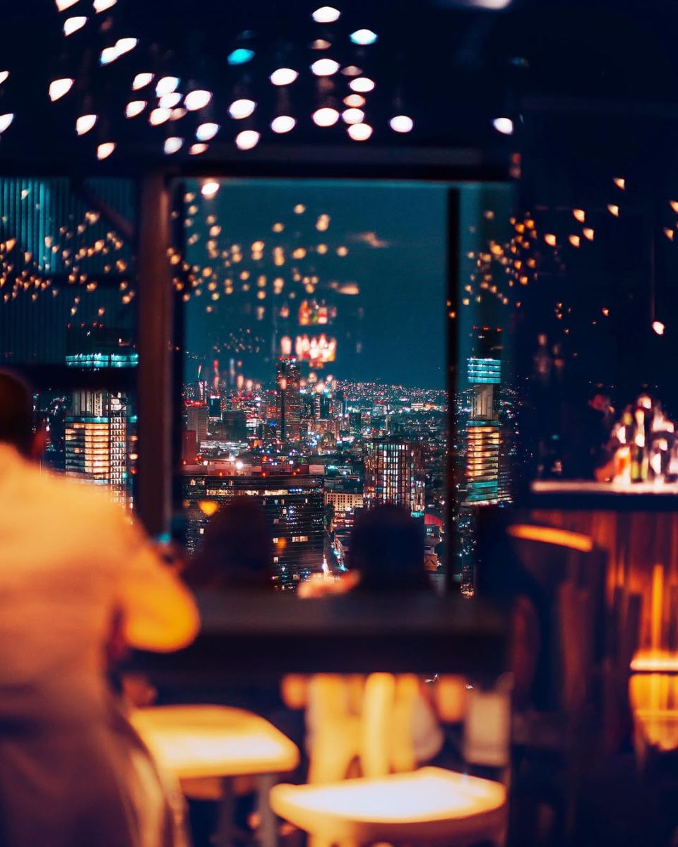 bar en la torre latino