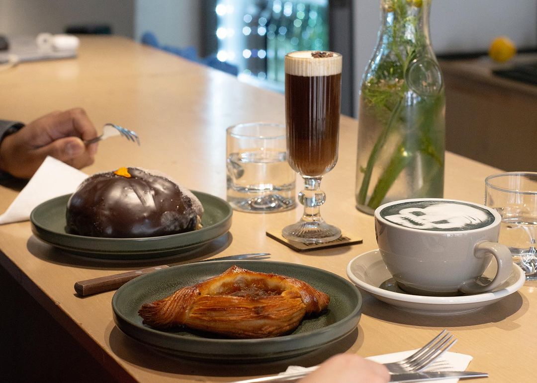 cafetería romántica en el centro histórico