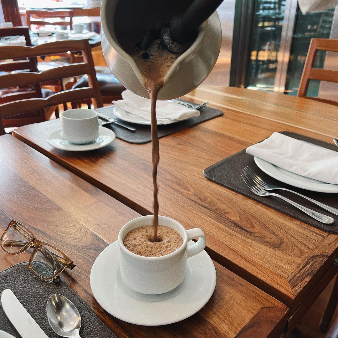 cafetería romántica en el centro histórico