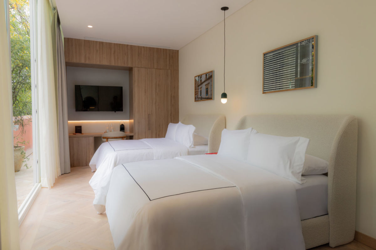 Las habitaciones cuentan con un sistema de black out que garantiza total silencio y oscuridad