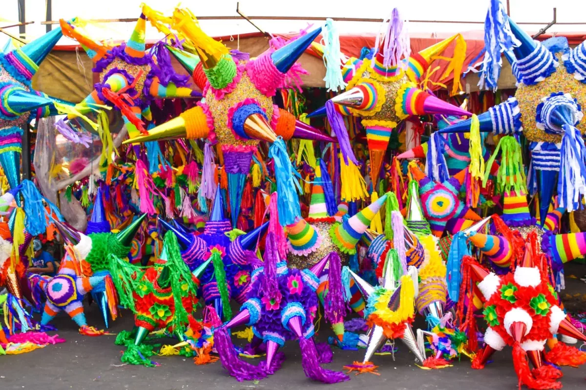 5 lugares para comprar piñatas navideñas en la CDMX 