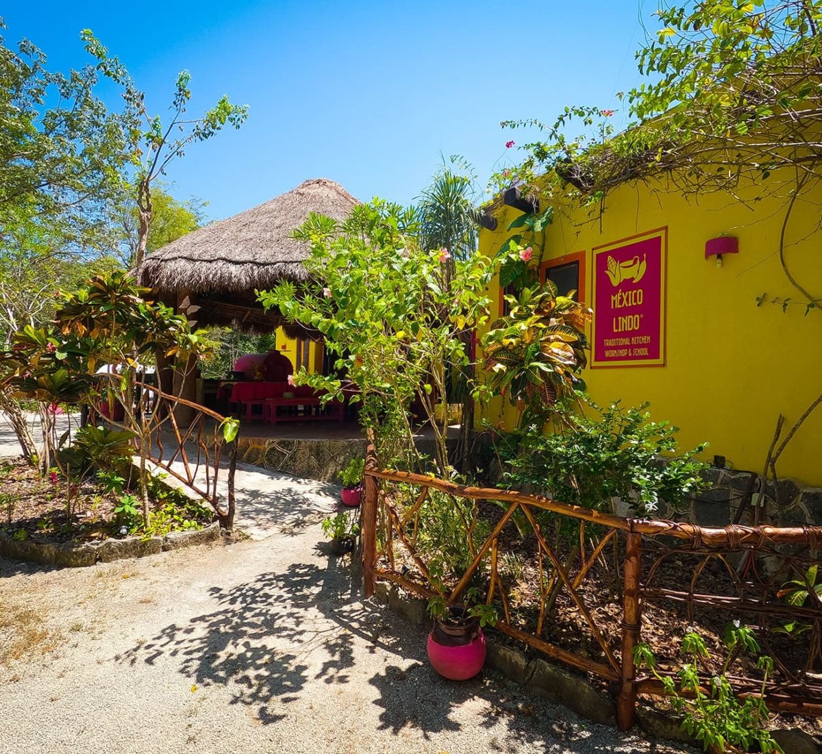 ¿De vacaciones con extranjeros? Llévalos a una experiencia de cocina tradicional en medio de la selva