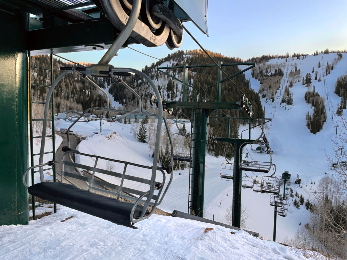 Ski lift en hotel de lujo dentro de Deer Valley. 