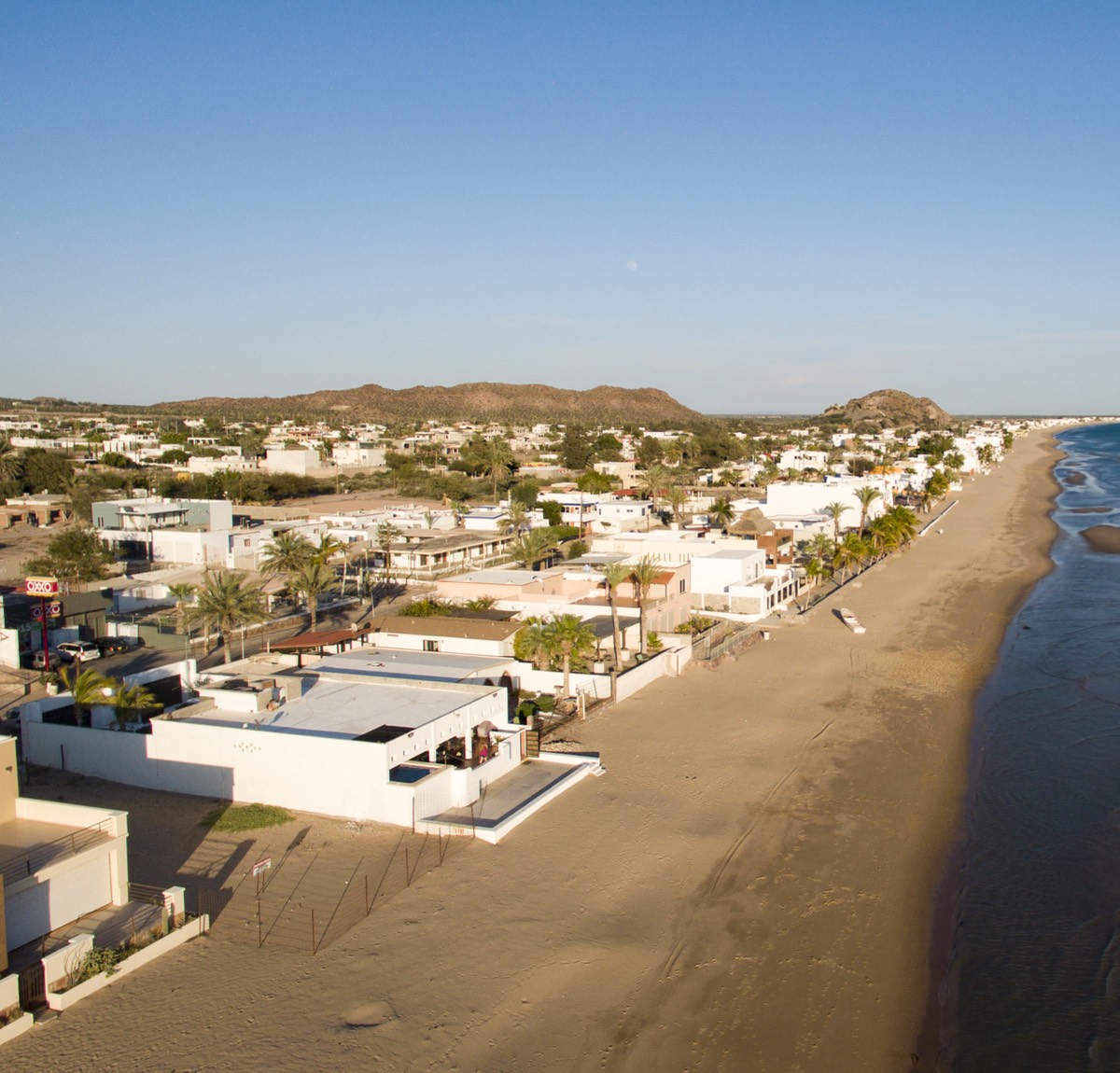 El pueblo del norte de México con casitas blancas y playa podría ser uno de los más bellos del país 