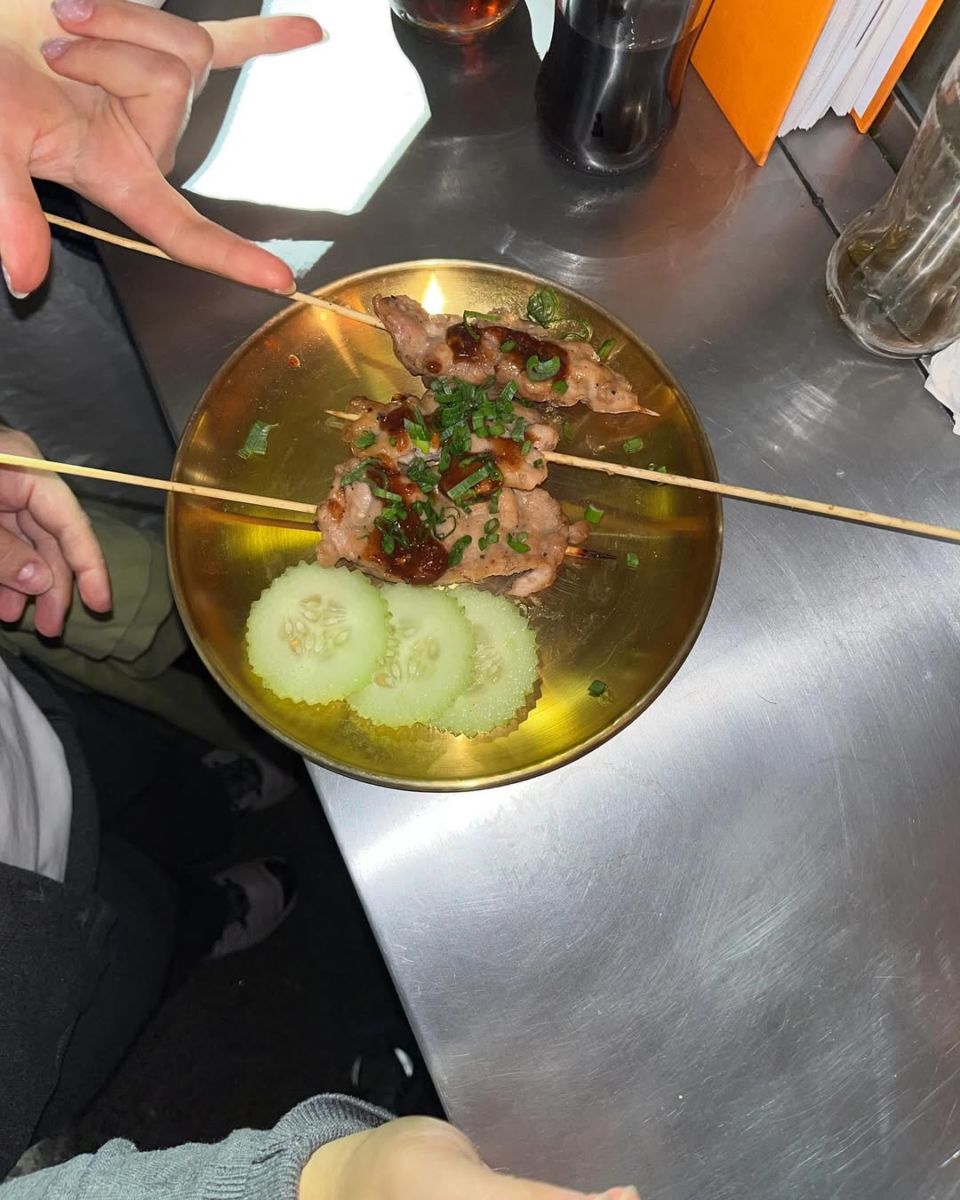 Prepárate porque después de comer en este puesto de comida tailandesa en la Roma, vas a querer ir a Bangkok