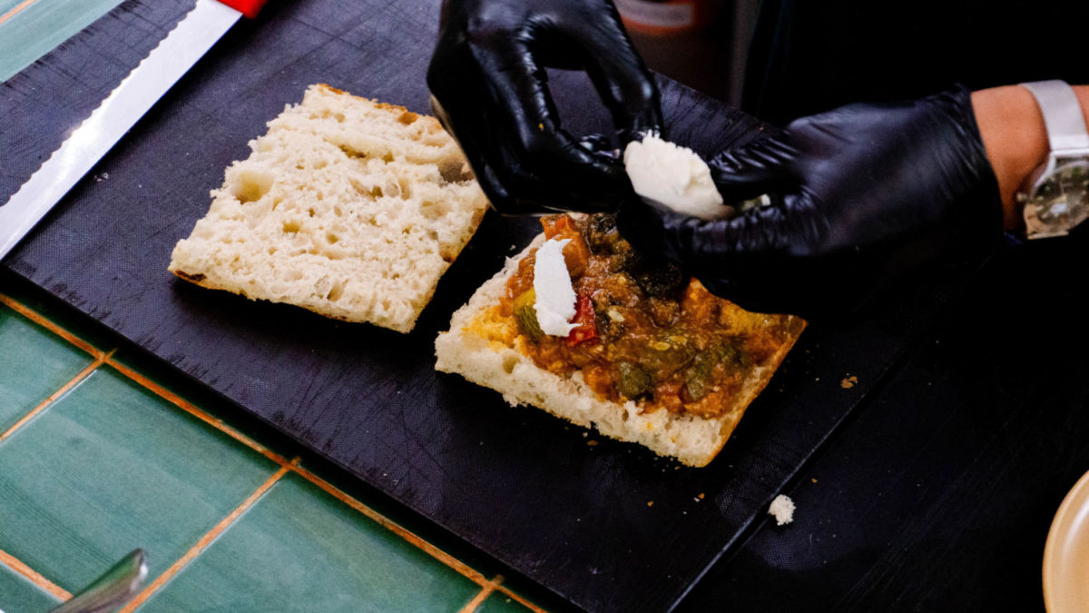 Lázaro Focacceria ofrece un menú de sándwiches de focaccia 