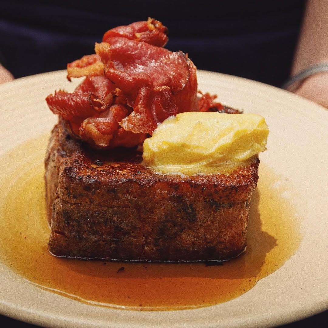 lugares para desayunar french toast