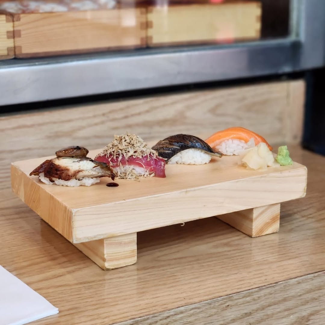 restaurante iwashi en el aicm, especializado en barra fría de sushi