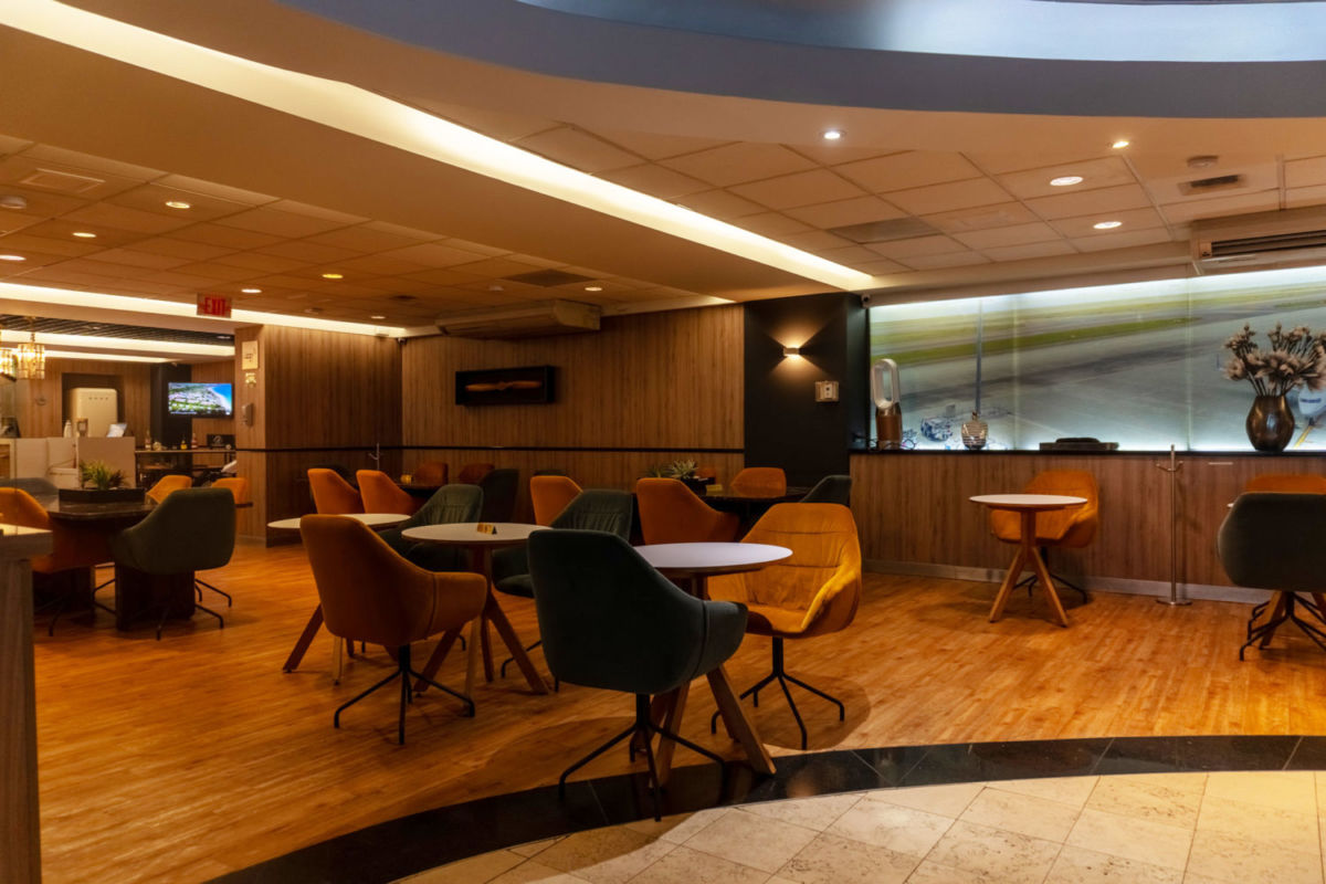 puedes comprar tu acceso por un día para entrar a The Grand Lounge Elite en el AICM