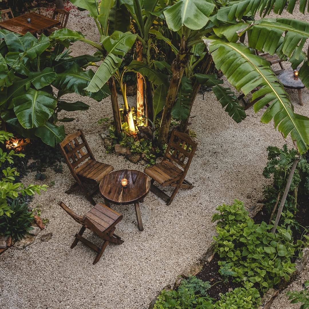 el restaurante kanche es el traspatio del restaurante kinich en Izamal