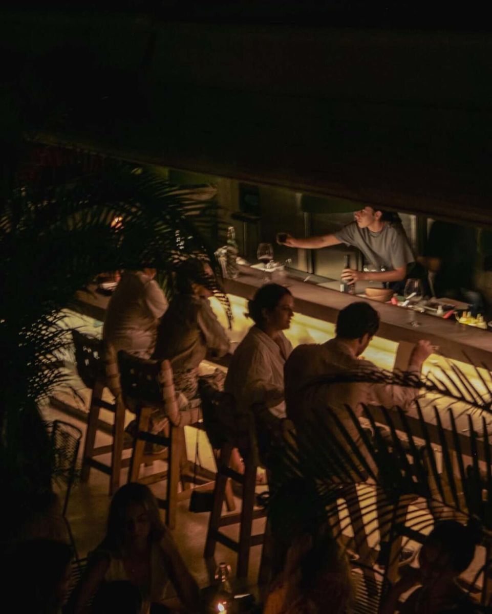 Ambiente ideal para una cita romántica en Puerto Escondido, Glou Glou en CASA TO.