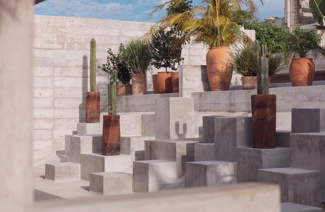 Arquitectura brutalista en casa to, puerto escondido.