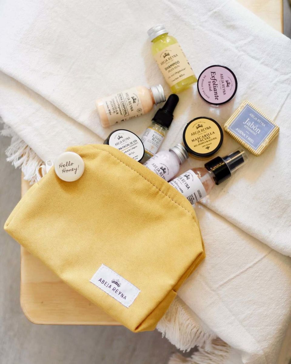 Productos hechos a base de miel 100% mexicana de Abeja Reyna. 