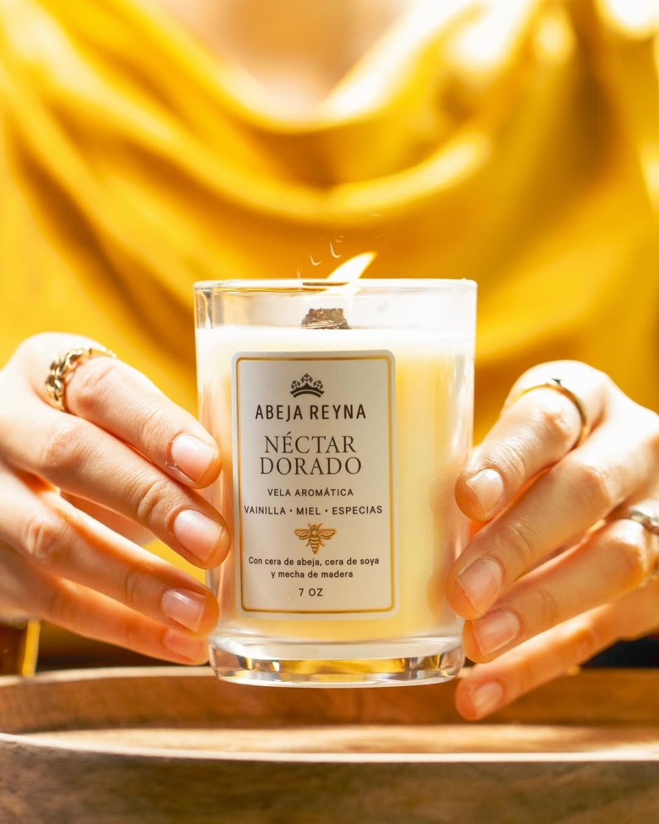 Velas aromáticas con miel de Abeja Reyna. 