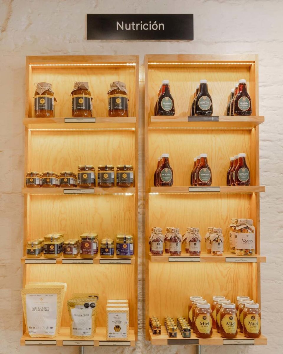 Abeja reyna nutrición a base de miel. Tienda mexicana. 