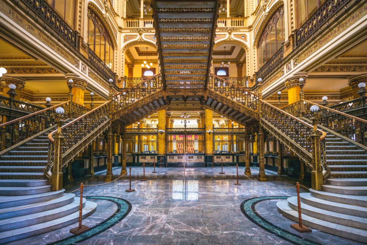 Interior del Palacio Postal de la CDMX