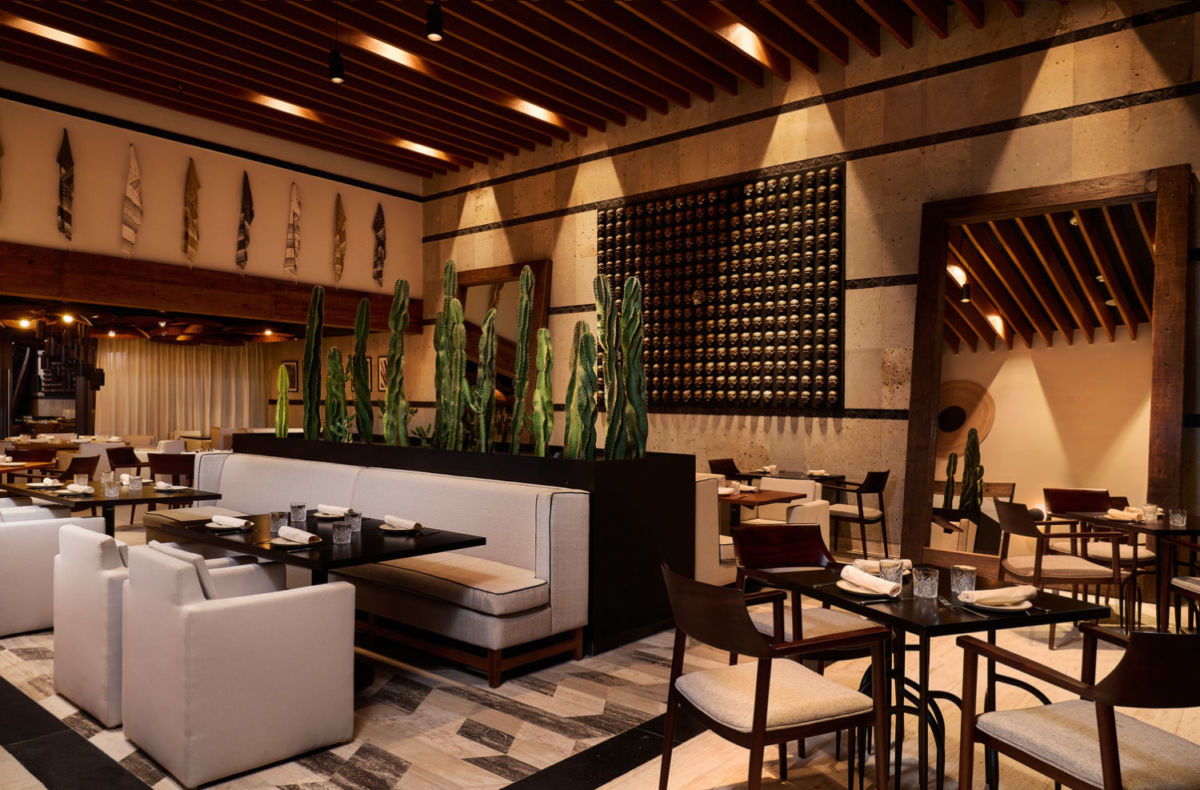 SLS Playa Mujeres tiene 18 restaurantes y bares