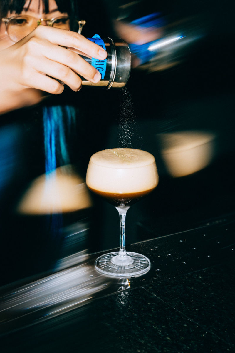 El cóctel Annulet lleva vodka con hojas de higo, corajito, jarabe de higo y cold brew.