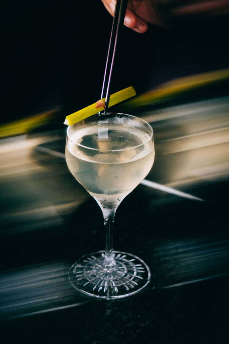 La coctelería fue creada por la mixóloga Gabriela Lozada y fueron ejecutados por la jefa de barra Karla Ibarra