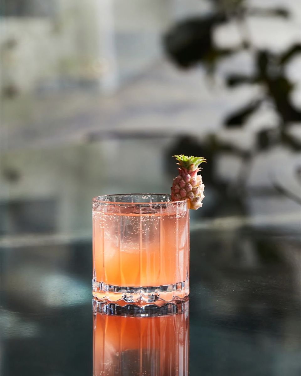 Cocktail en Caviar Bar de Alexander Hotel CDMX.