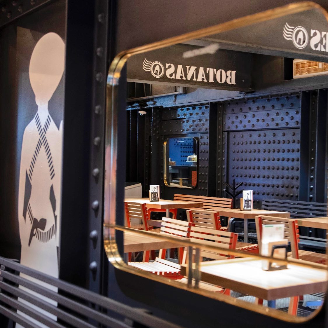 Vagón Comedor Adelita, el otro restaurante del Monumento a la Revolución 