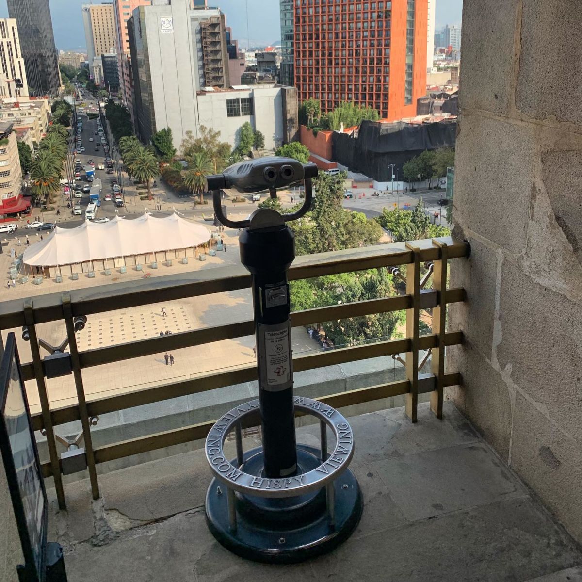 Pasa la tarde en el Café Mirador Émile del Monumento a la Revolución 