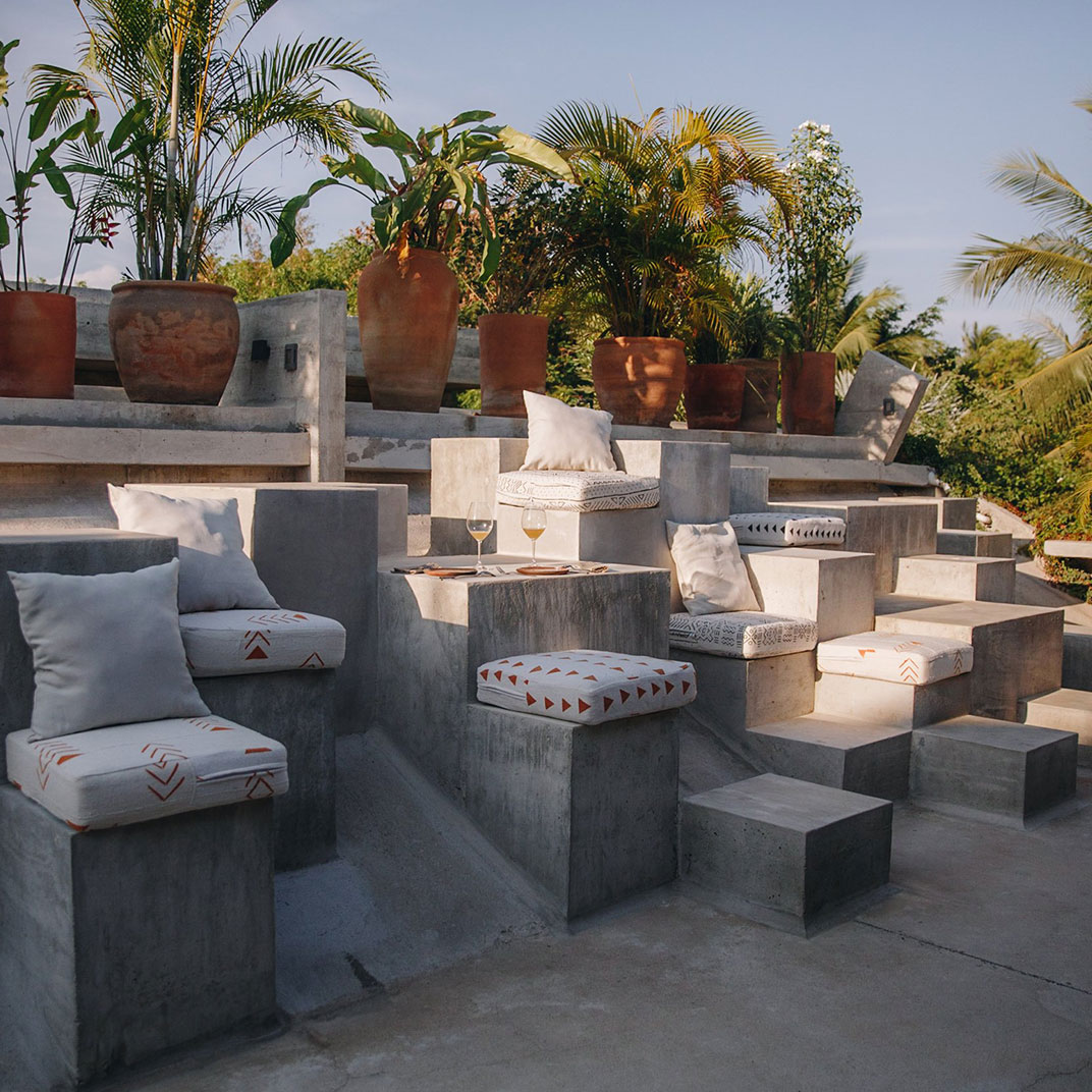 Terraza de concreto en Casa TO