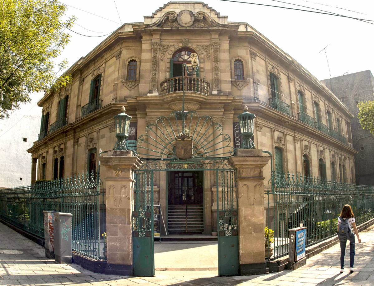 Tal vez la habías visto por fuera, pero esta casona en la Roma esconde un centro cultural