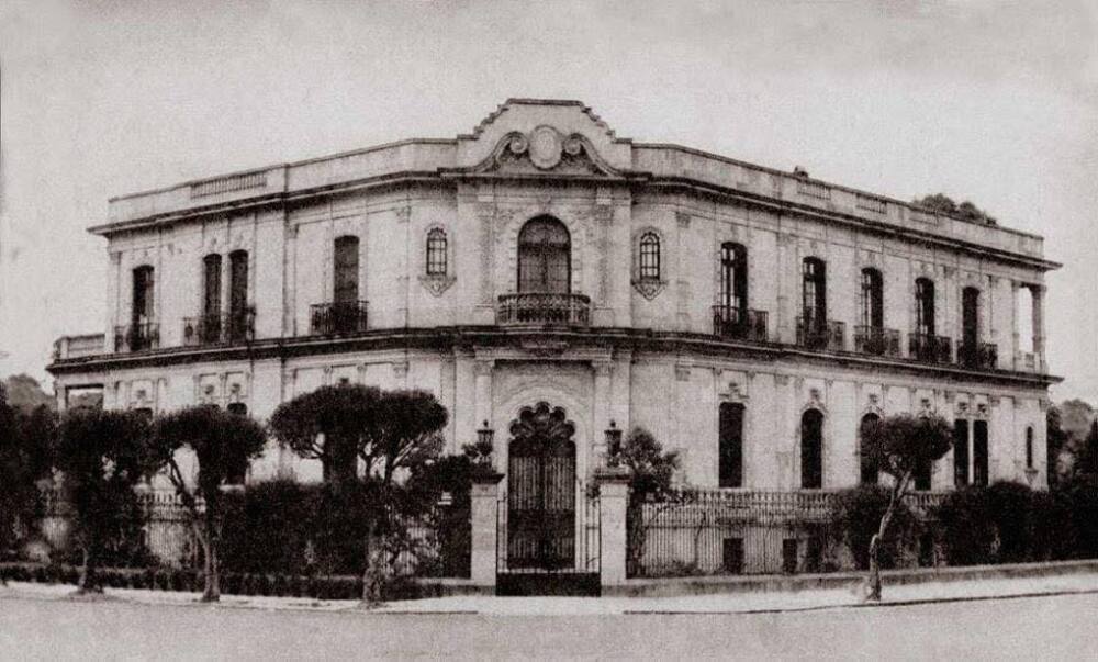 Casa Universitaria del Libro en una casona de los años 20 en la colonia Roma. 
