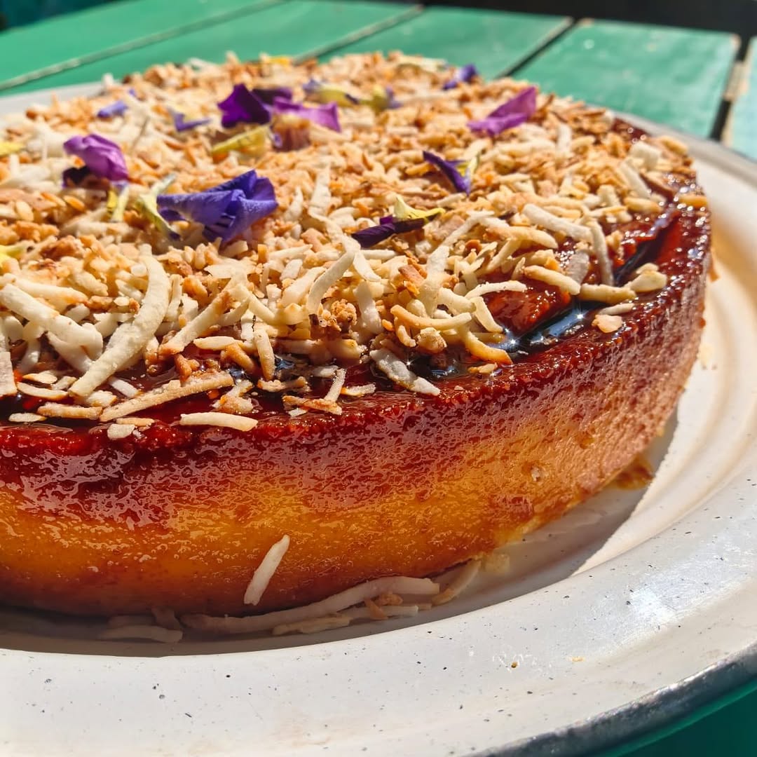 Flan de coco del centro cultural raíces