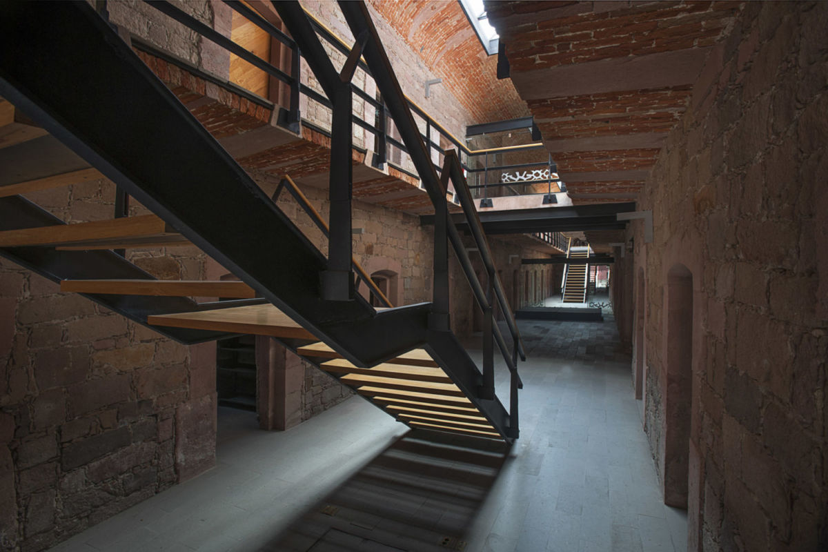 Las celdas albergan exposiciones temporales