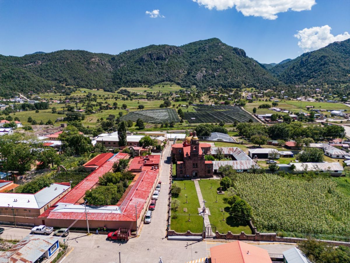 El pueblo de Cerocahui, Chihuahua se ubica en la sierra tarahumara 