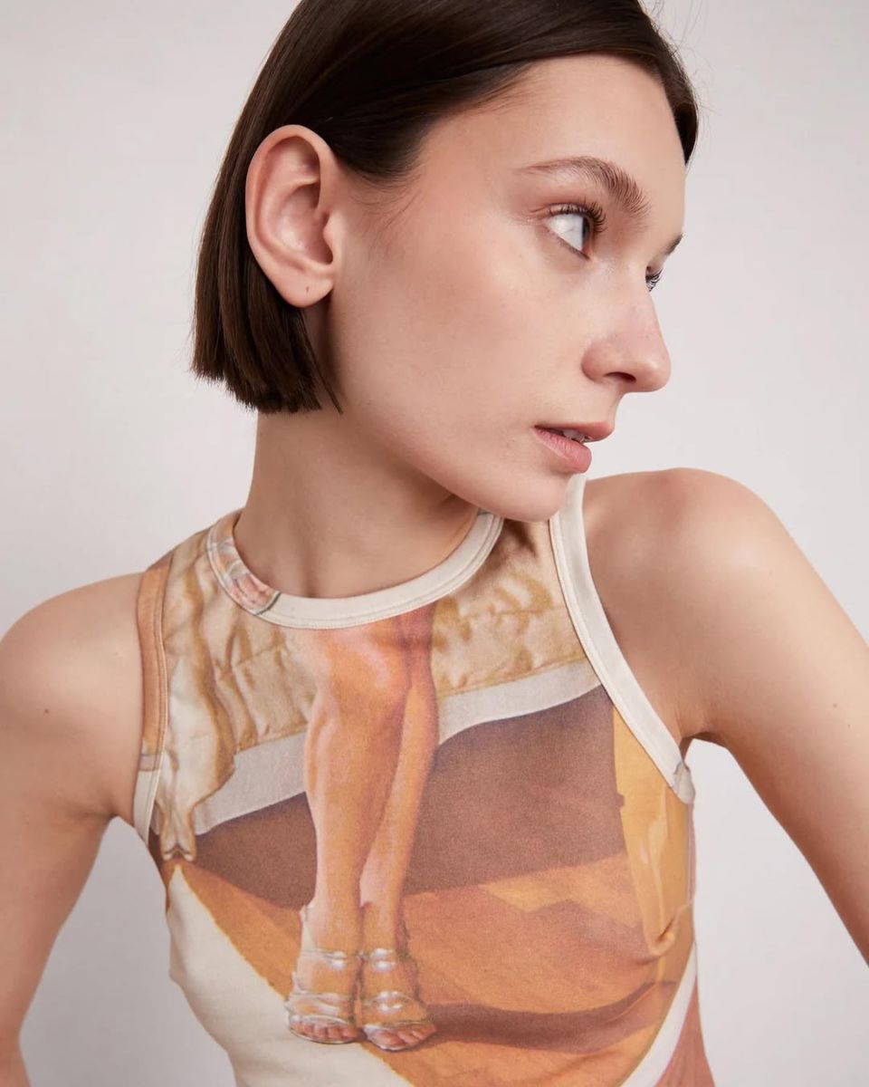 Micro Bob es un corte de pelo que se lleva hasta la mandíbula 