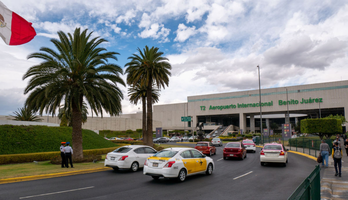 El AICM es el aeropuerto que más operaciones lleva a cabo y, por ende, que más turistas transporta dentro y fuera de México al año, sucedido solamente por el Aeropuerto Internacional de Cancún