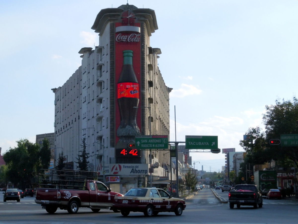 fachada art deco del edificio ermita en Tacubaya