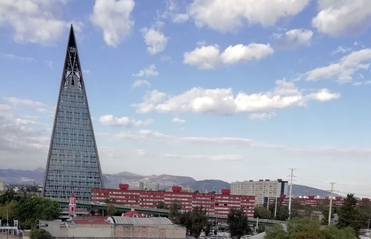 Torre insignia en Tlatelolco