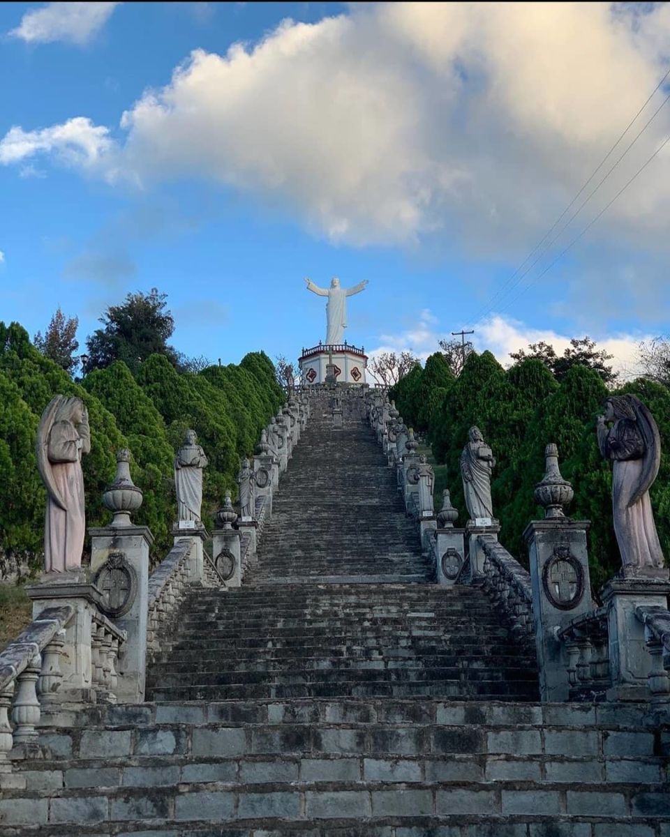 el cristo rey de ejutla mide 16 metros