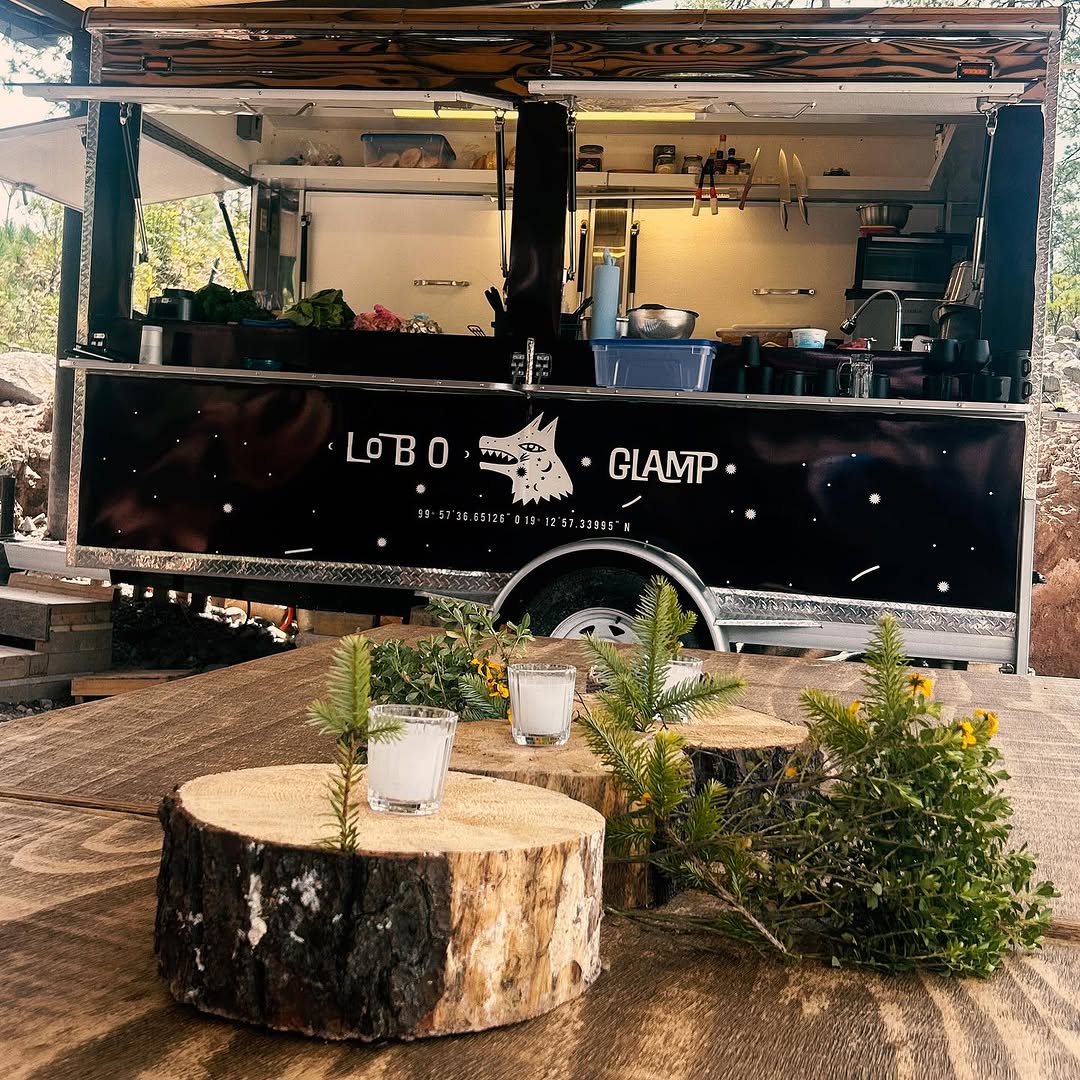 Foodtruck de Lobo Glamp en Corral de Piedra. 